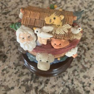 'Noah's Ark musical figurine